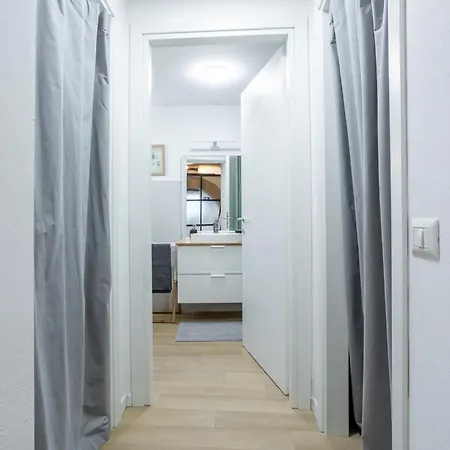 Mari Flat - Posto Auto E Metro - Italywego Apartament