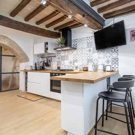 Mari Flat - Posto Auto E Metro - Italywego Apartament